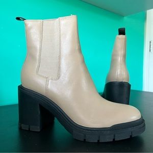 Marc Fisher Nebula Heel Booties Size 10